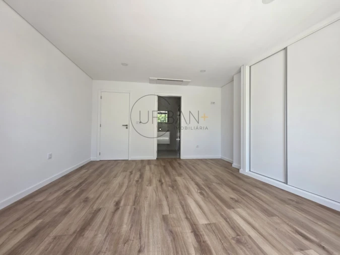Apartamento T4 para Venda em Viseu Foto 11
