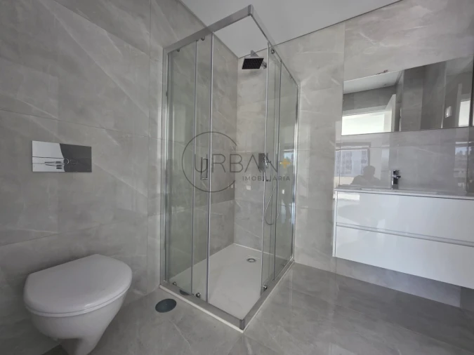 Apartamento T4 para Venda em Viseu Foto 9