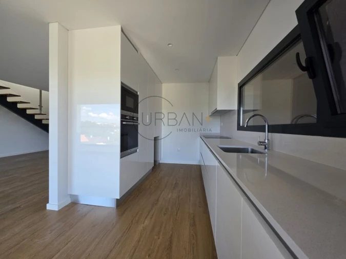 Apartamento T3 para Venda em Viseu Foto 3
