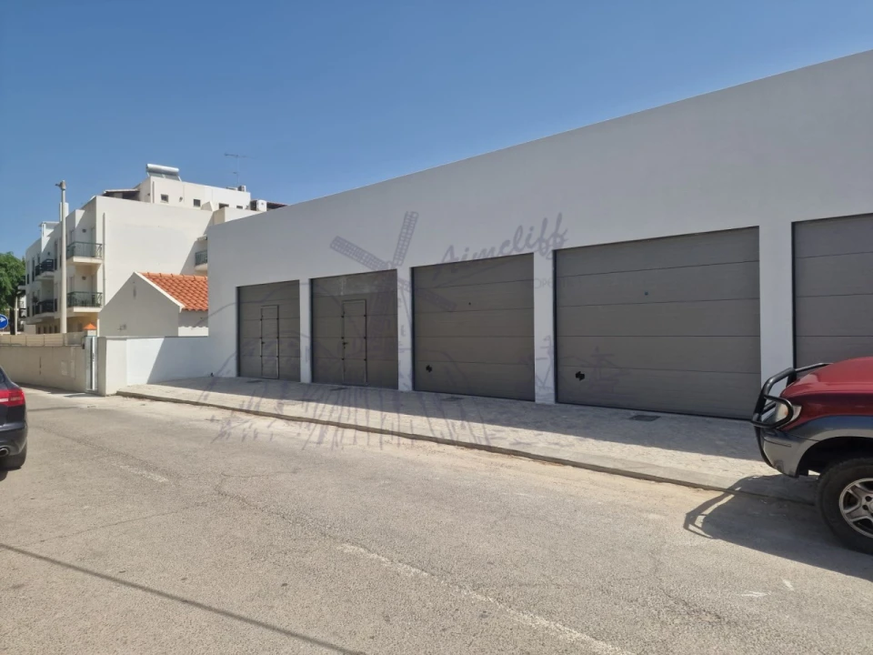 Garagem para Venda em Tavira (Santa Maria e Santiago) Foto 1