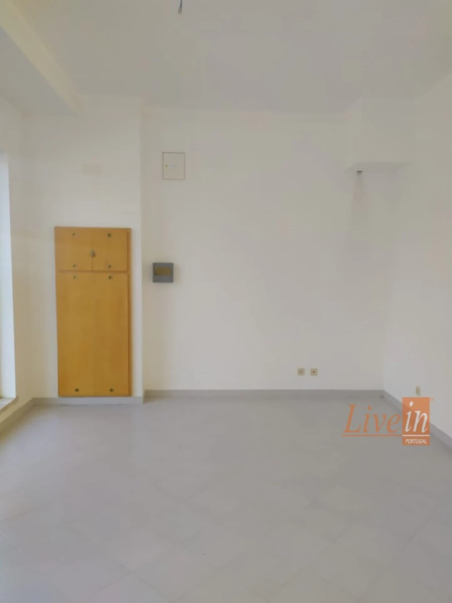 Loja para Venda em Carregado e Cadafais Foto 4