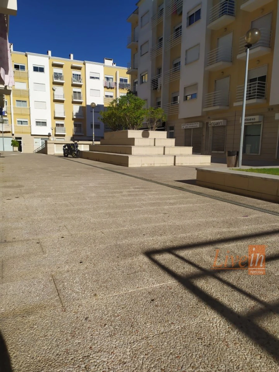 Loja para Venda em Carregado e Cadafais Foto 3