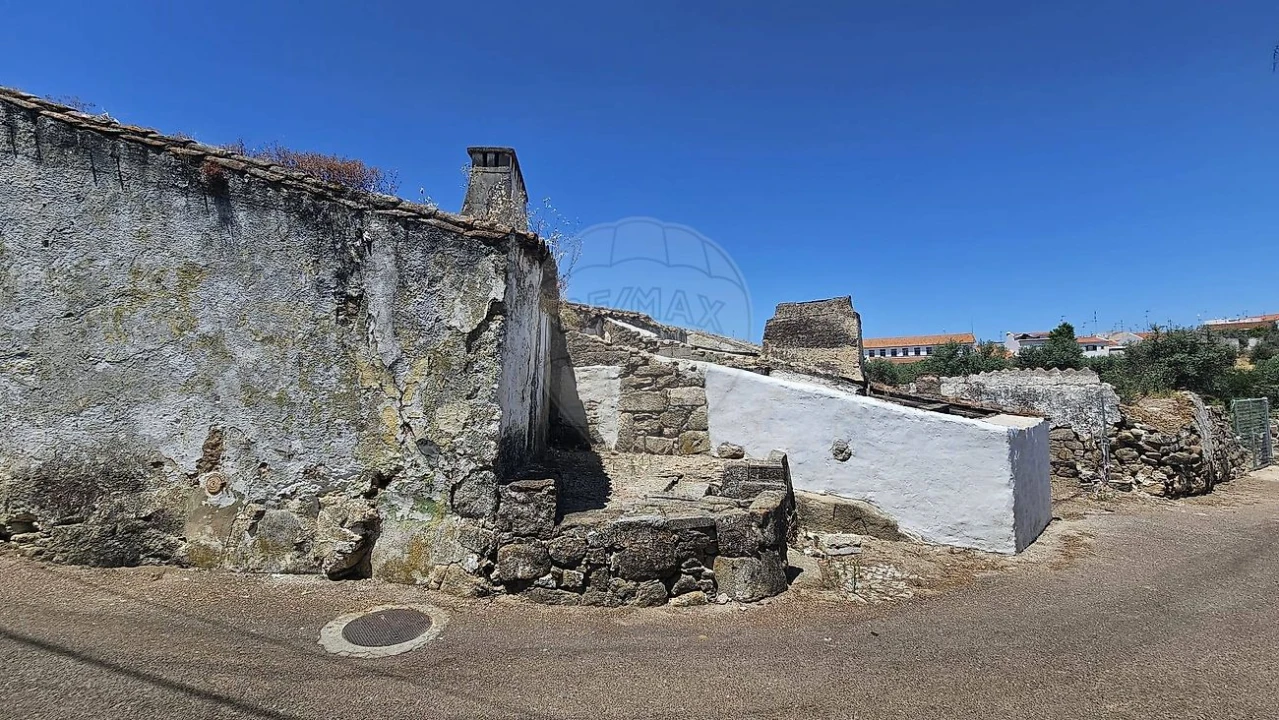 Moradia T2 para Venda em Santa Eulalia Foto 1