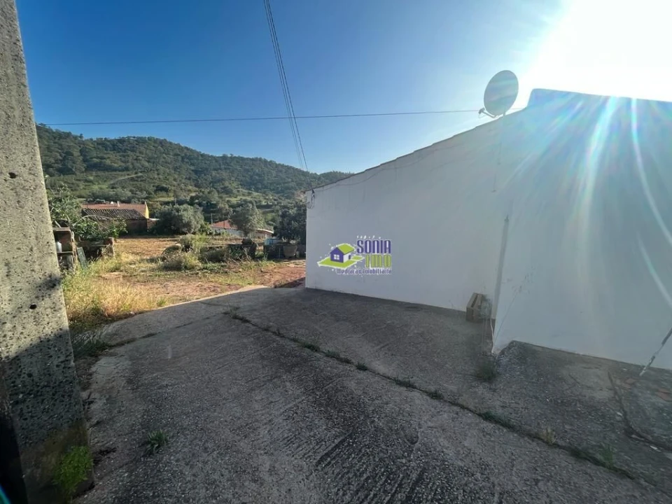 Moradia T2 para Venda em Alte Foto 14