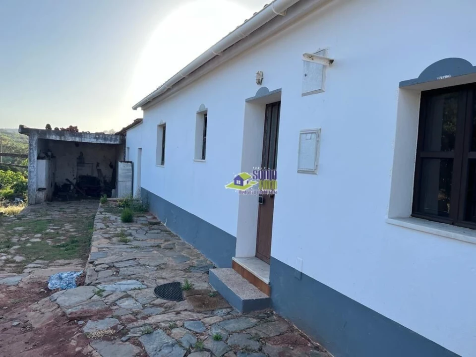 Moradia T2 para Venda em Alte Foto 3