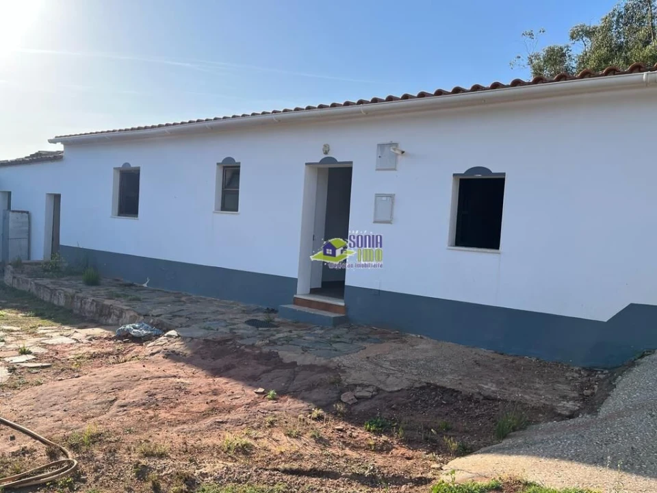 Moradia T2 para Venda em Alte Foto 8