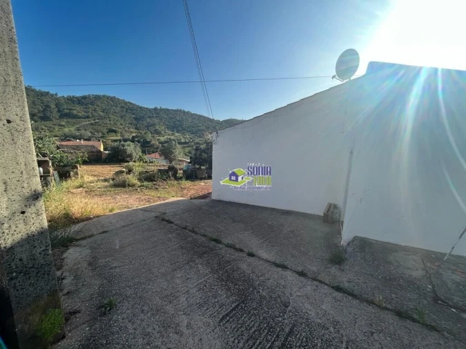 Moradia T2 para Venda em Alte Foto 14