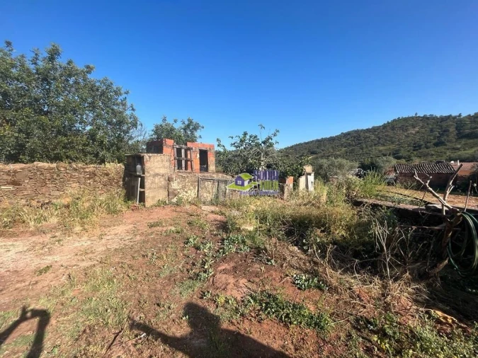 Moradia T2 para Venda em Alte Foto 17