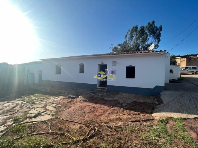 Moradia T2 para Venda em Alte Foto 2