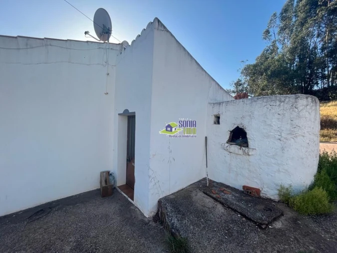 Moradia T2 para Venda em Alte Foto 4