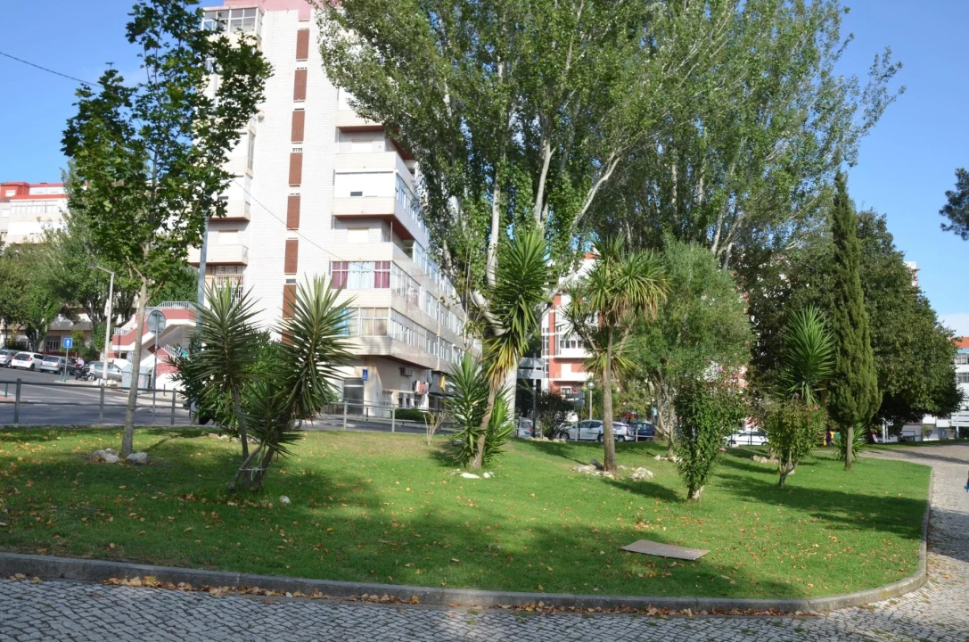 Apartamento T3 para Venda em Massamá e Monte Abraão Foto 17