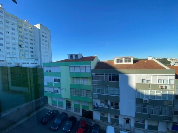 Apartamento T3 para Venda em Massamá e Monte Abraão