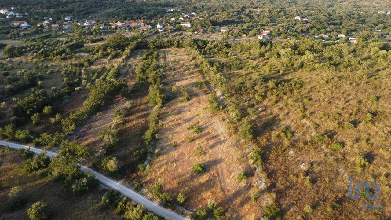 Terreno para Venda em Chãos Foto 2