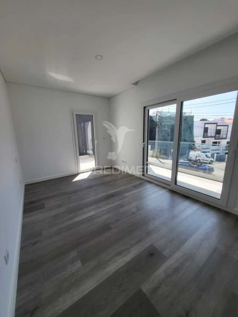 Moradia T4 para Venda em Corroios