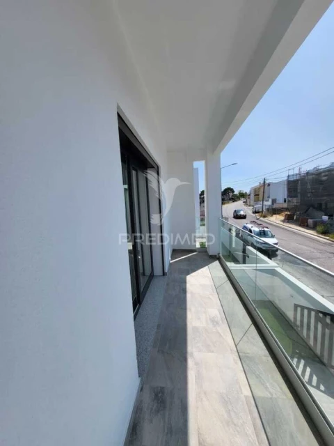Moradia T4 para Venda em Corroios