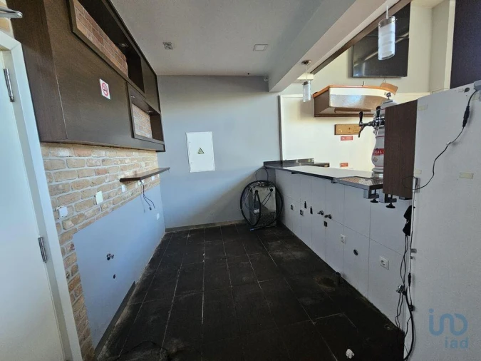 Loja para Arrendamento em São Martinho Foto 6