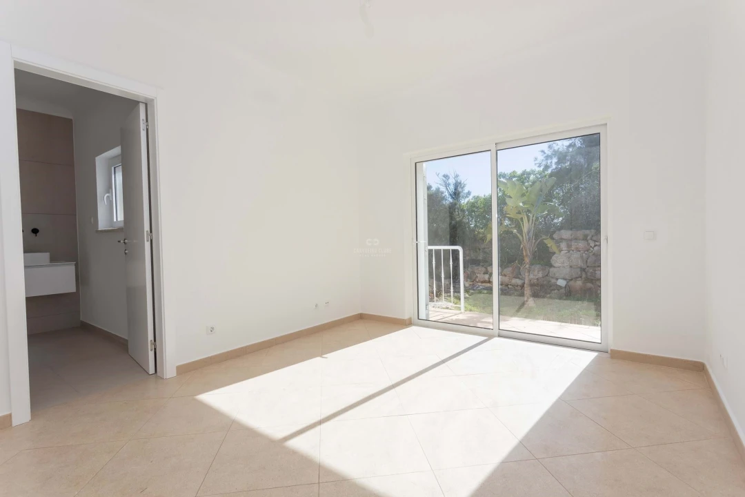 Moradia T4 para Venda em Barão de São Miguel Foto 24