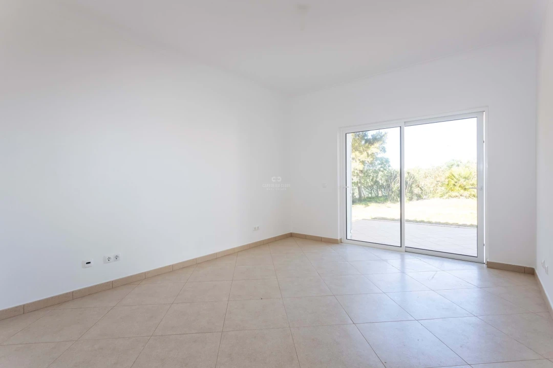 Moradia T4 para Venda em Barão de São Miguel Foto 26