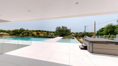 Moradia T5 para Venda em Loule (São Clemente)