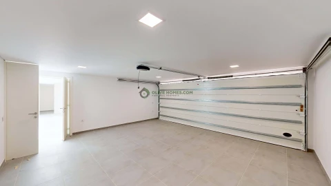 Moradia T5 para Venda em Loule (São Clemente)