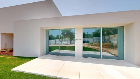 Moradia T5 para Venda em Loule (São Clemente)