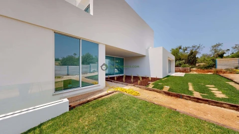 Moradia T5 para Venda em Loule (São Clemente)