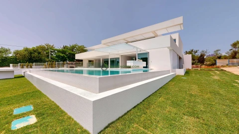 Moradia T5 para Venda em Loule (São Clemente)