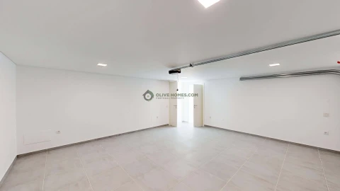 Moradia T5 para Venda em Loule (São Clemente)