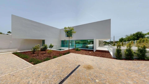 Moradia T5 para Venda em Loule (São Clemente)