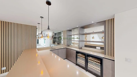 Moradia T5 para Venda em Loule (São Clemente)