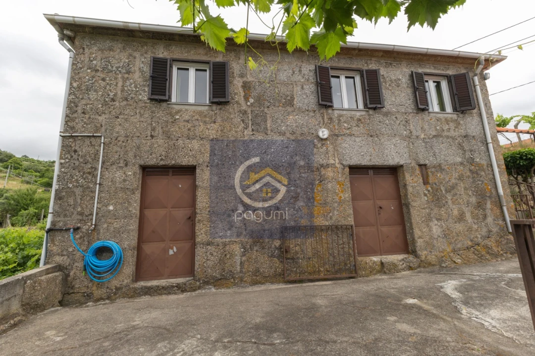 Moradia T5 para Venda em Santa Cruz do Douro e São Tomé de Covelas Foto 11