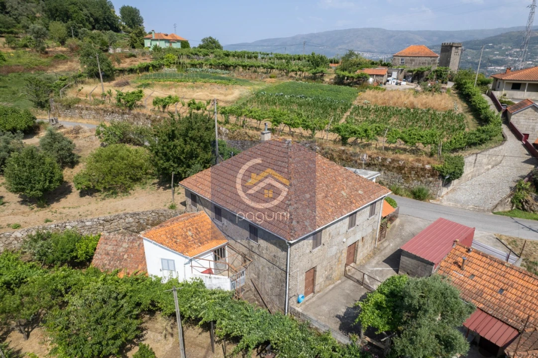 Moradia T5 para Venda em Santa Cruz do Douro e São Tomé de Covelas Foto 2