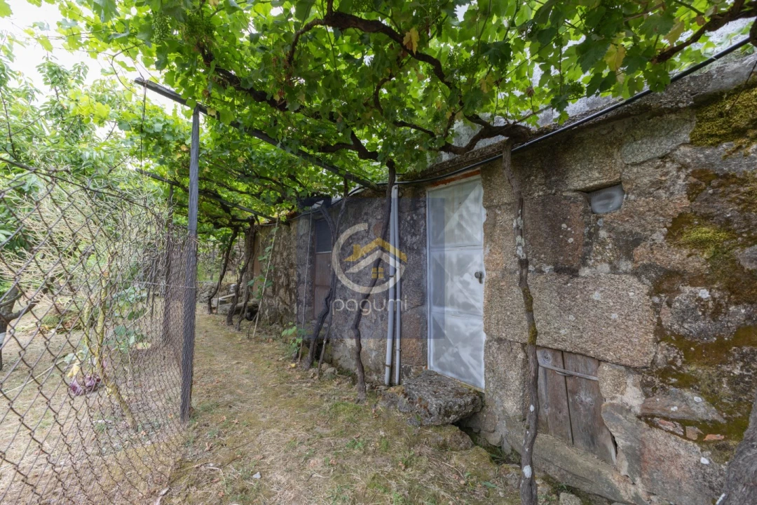 Moradia T5 para Venda em Santa Cruz do Douro e São Tomé de Covelas Foto 31