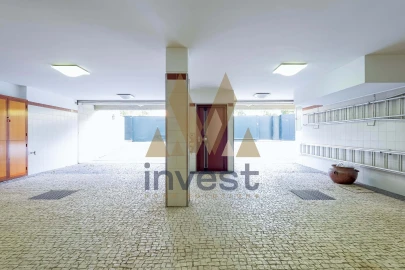 Moradia T5 para Venda em Lordelo do Ouro e Massarelos