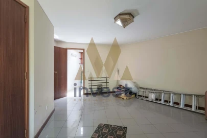 Moradia T5 para Venda em Lordelo do Ouro e Massarelos