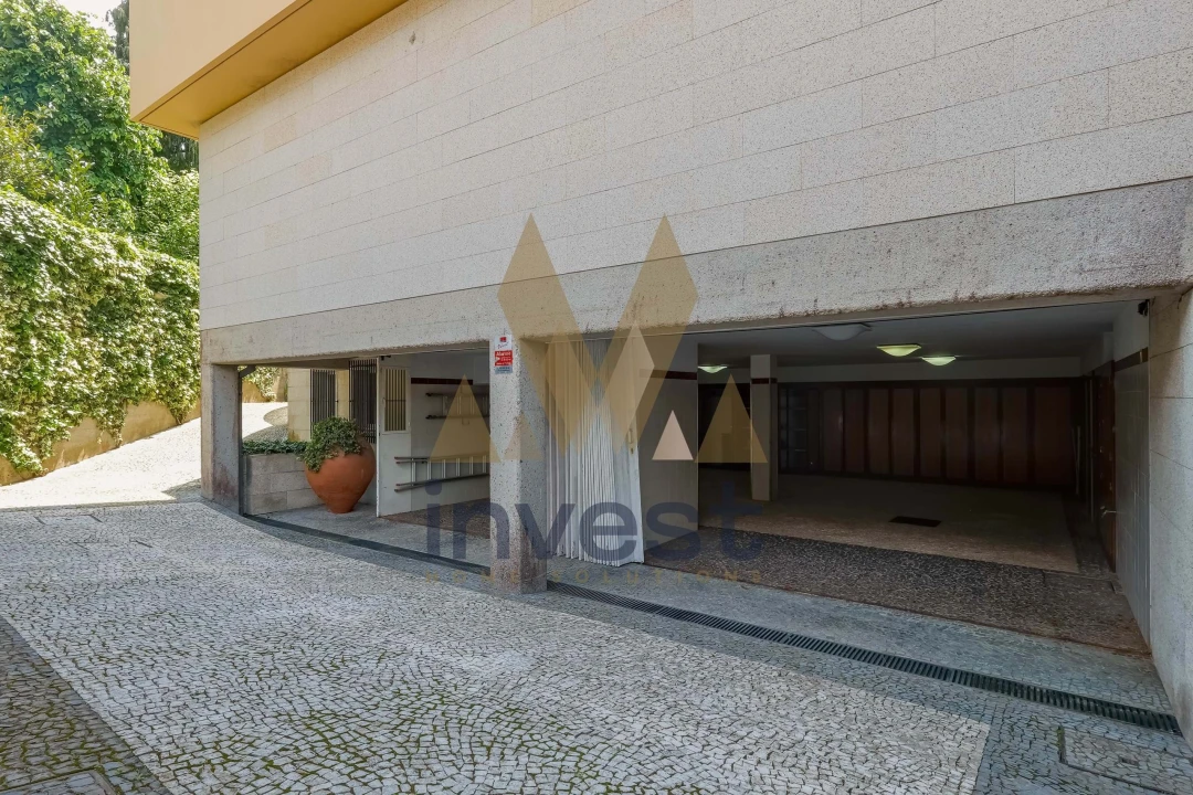 Moradia T5 para Venda em Lordelo do Ouro e Massarelos Foto 62