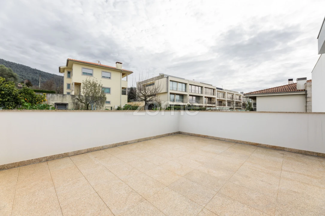 Moradia T3 para Venda em Nogueira, Fraião e Lamaçães Foto 40