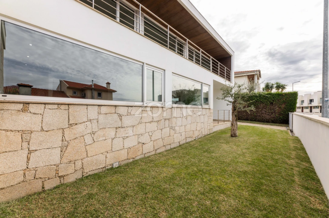 Moradia T3 para Venda em Nogueira, Fraião e Lamaçães Foto 1