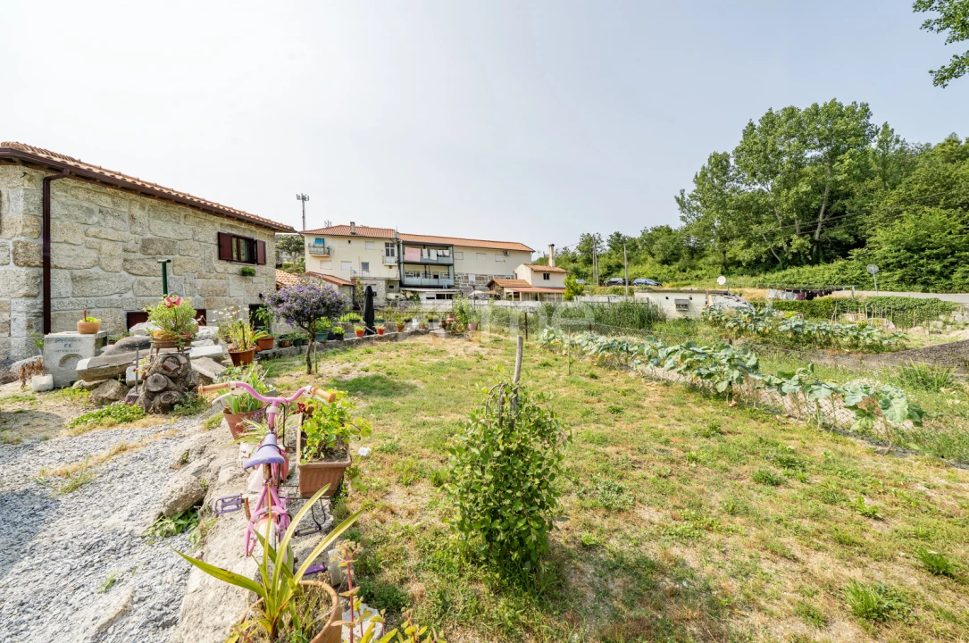 Moradia T2 para Venda em Fermentões Foto 11