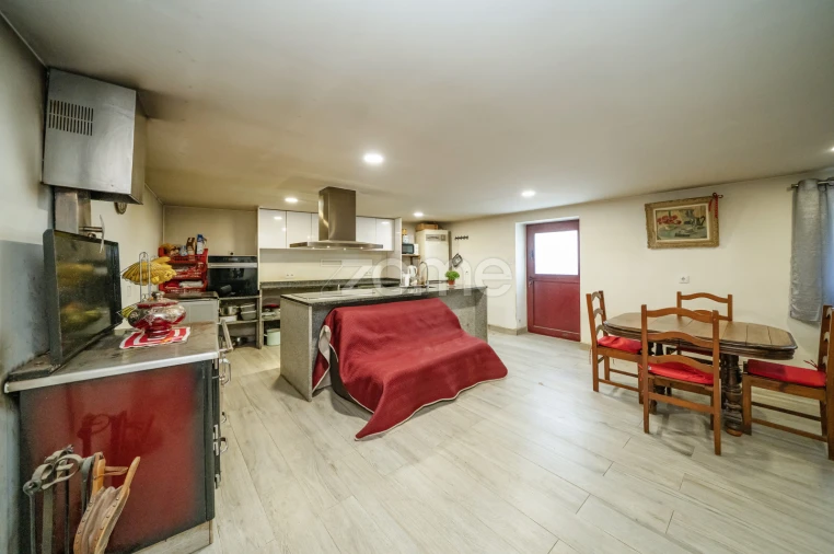 Moradia T2 para Venda em Fermentões Foto 9