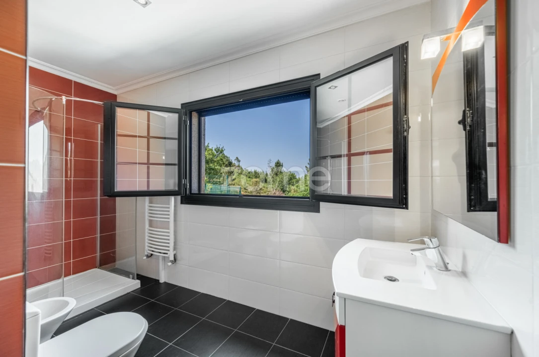 Moradia T6 para Venda em Azias Foto 17