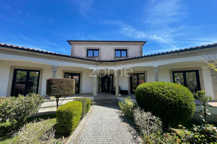 Moradia T6 para Venda em Azias Foto 8