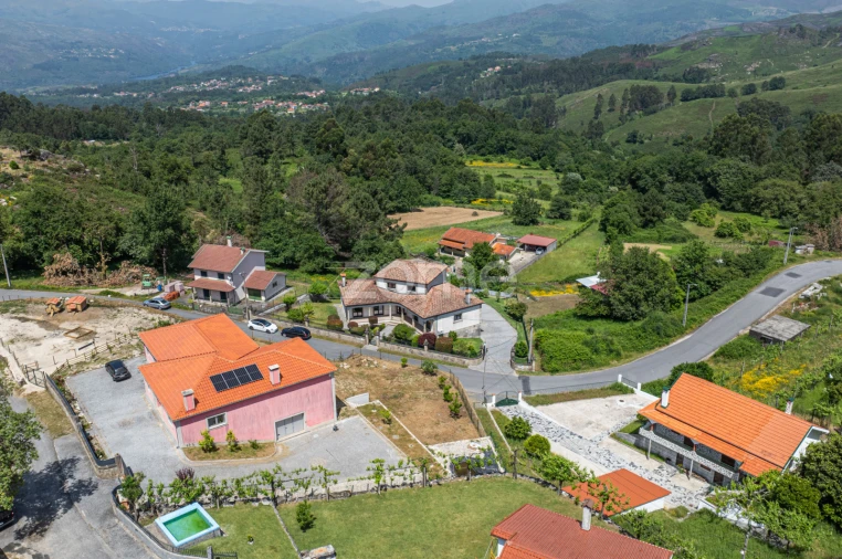 Moradia T6 para Venda em Azias Foto 36