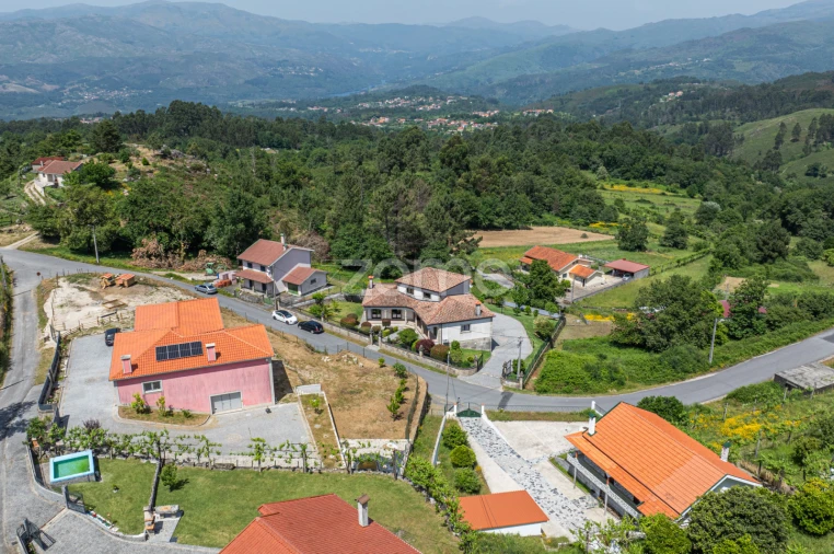 Moradia T6 para Venda em Azias Foto 37