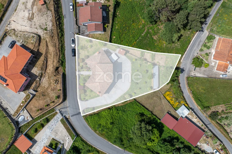 Moradia T6 para Venda em Azias Foto 45