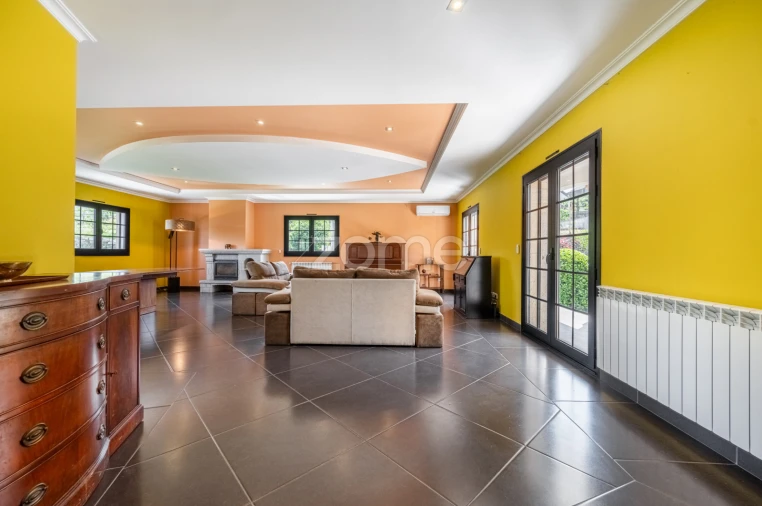 Moradia T6 para Venda em Azias Foto 12