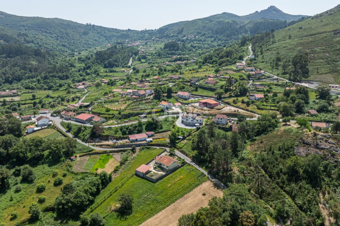 Moradia T6 para Venda em Azias Foto 43