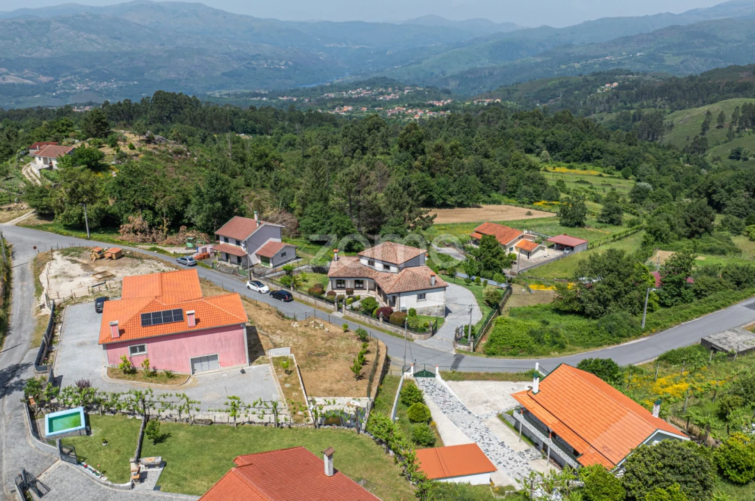 Moradia T6 para Venda em Azias Foto 37