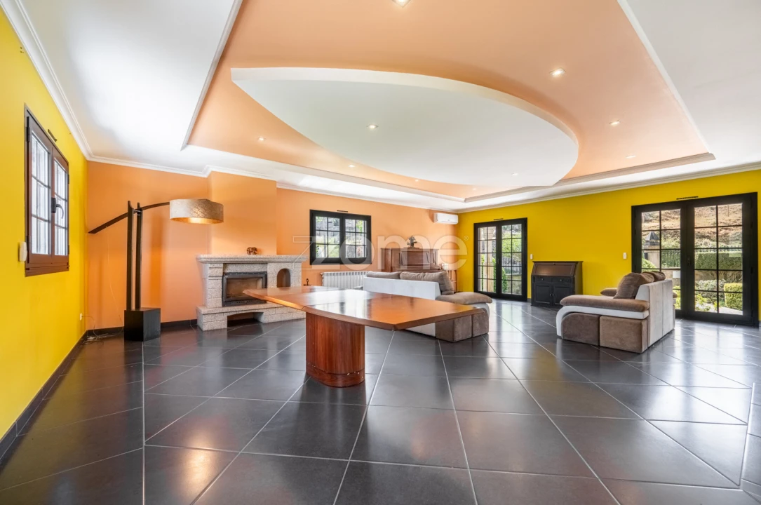 Moradia T6 para Venda em Azias Foto 11