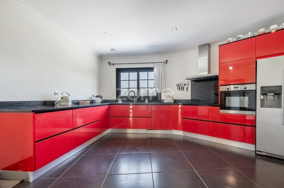 Moradia T6 para Venda em Azias Foto 4